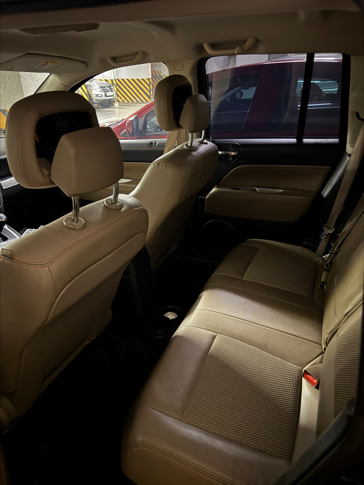2017 Jeep Compass Low Mileage - 9