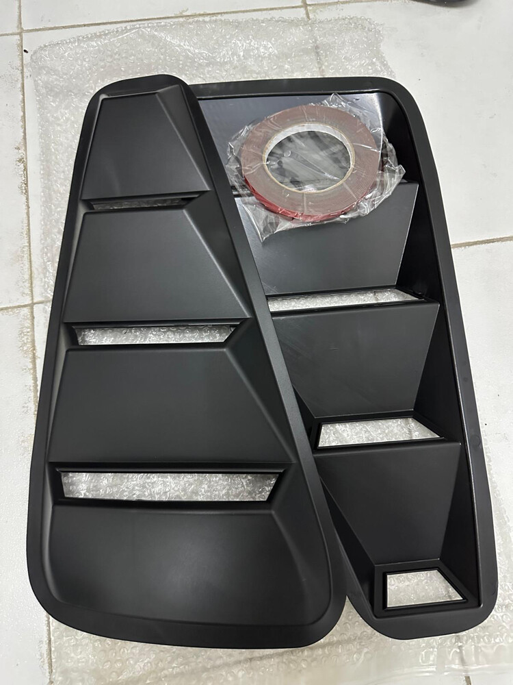 Mustang side window louver - 2
