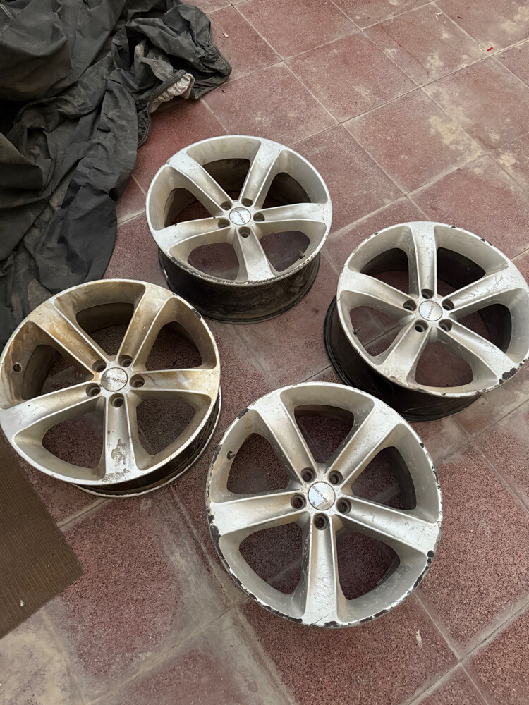 Dodge Challenger charger RT rims  - 2