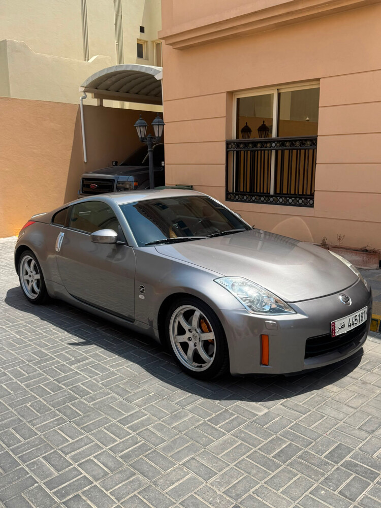 Nissan 350z  - 1