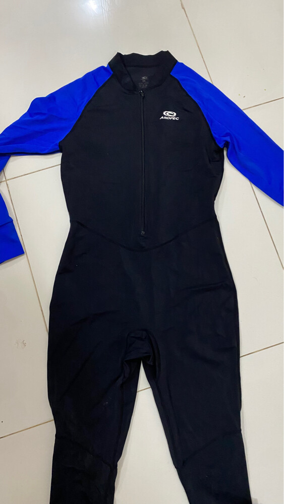 Sets of Diving Equipment. - 11