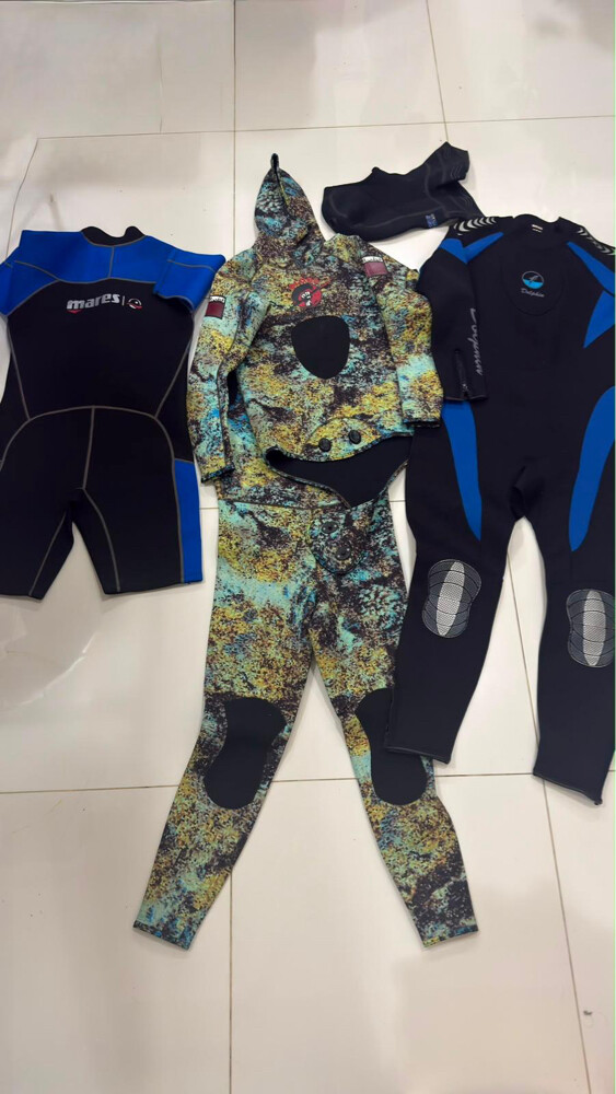 Sets of Diving Equipment. - 4