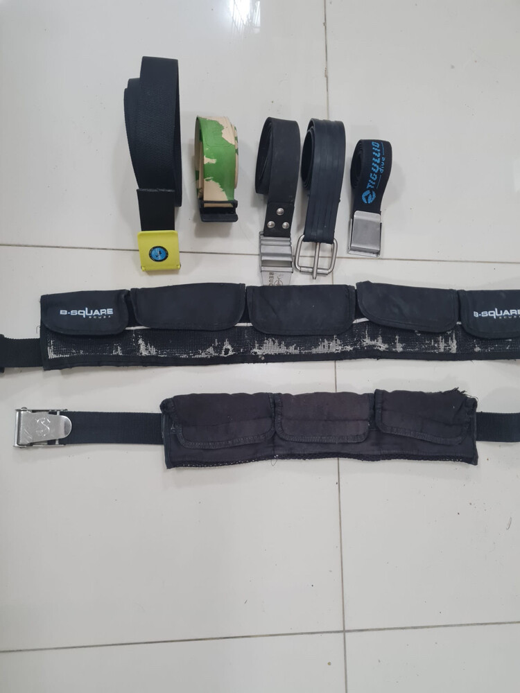 Sets of Diving Equipment. - 15