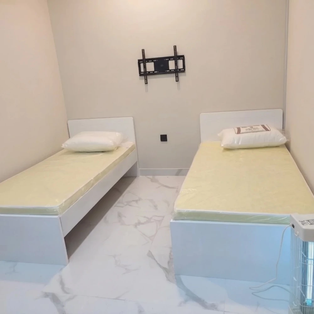 Bed or mattress available - 7