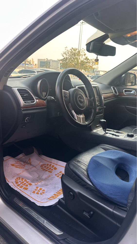 grand cherokee - 8