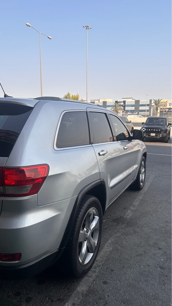 grand cherokee - 12