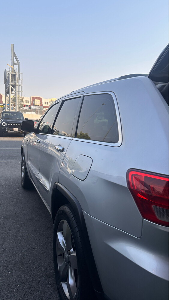 grand cherokee - 6