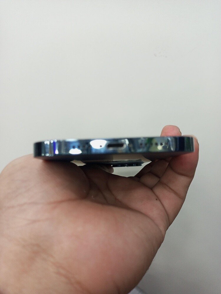 iphone 12 PM - 4