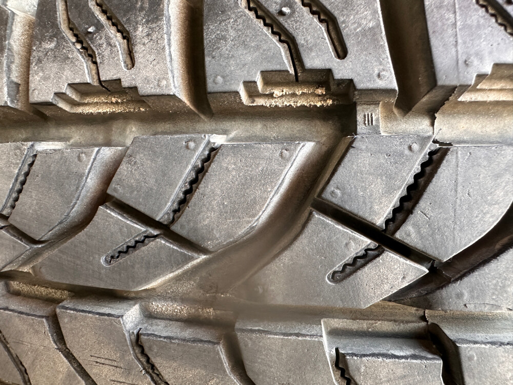rim with tire - 7
