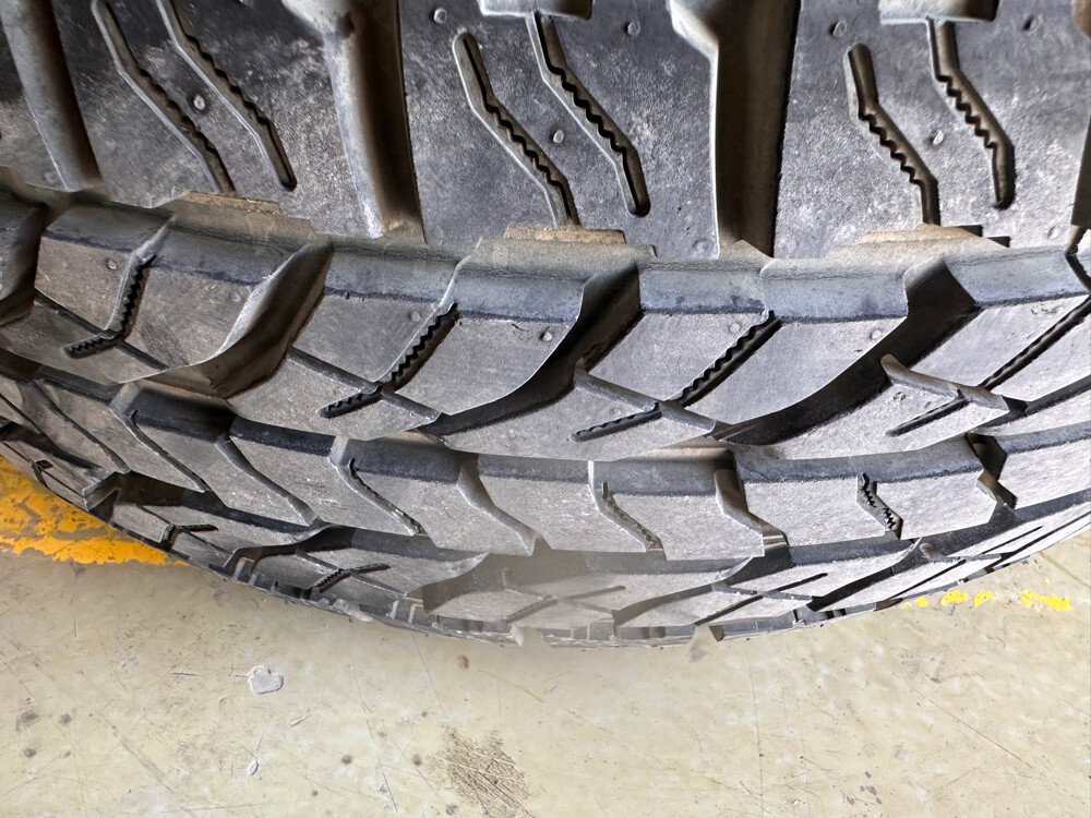 rim with tire - 4
