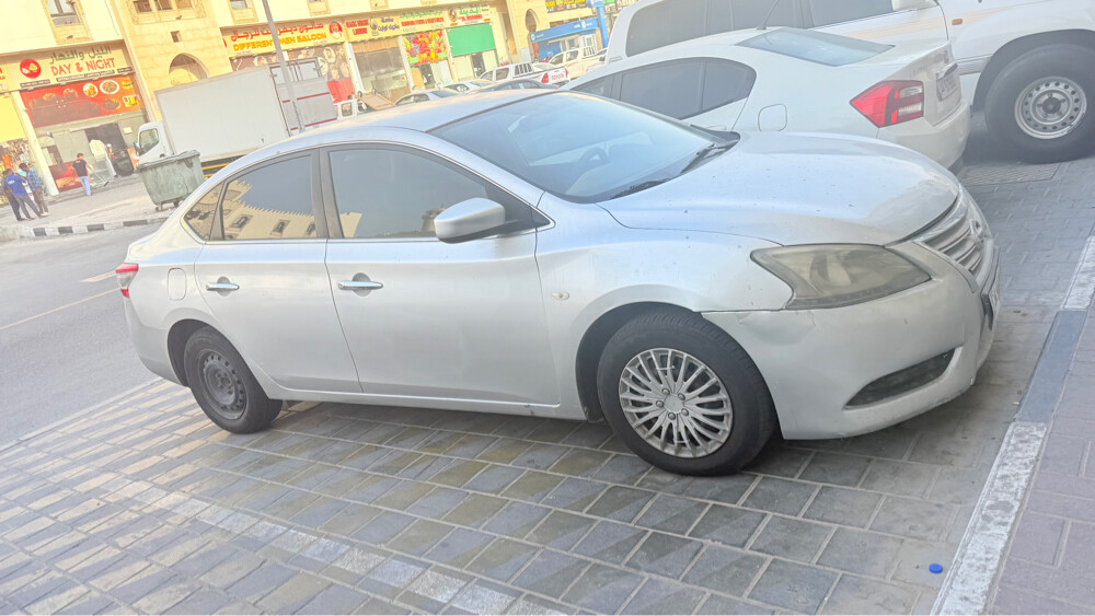 Nissan Sentra - 1