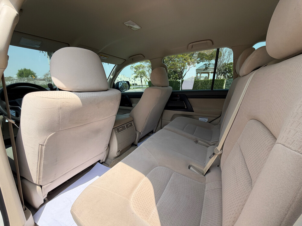 Toyota Land Cruiser GXR - 13