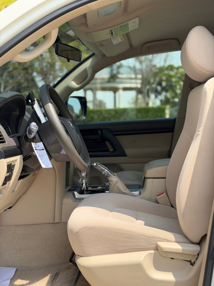 Toyota Land Cruiser GXR - 10