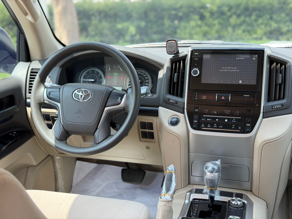 Toyota Land Cruiser GXR - 12