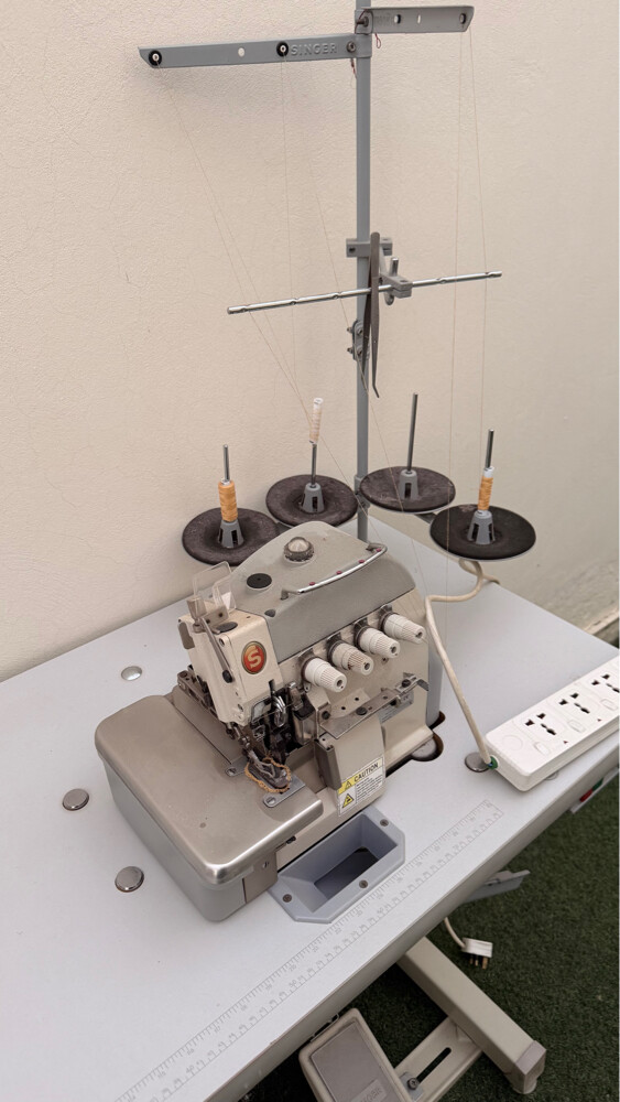 sewing machines + cutting table - 5