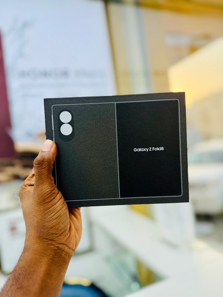 Samsung Galaxy Z Fold 8  - 3