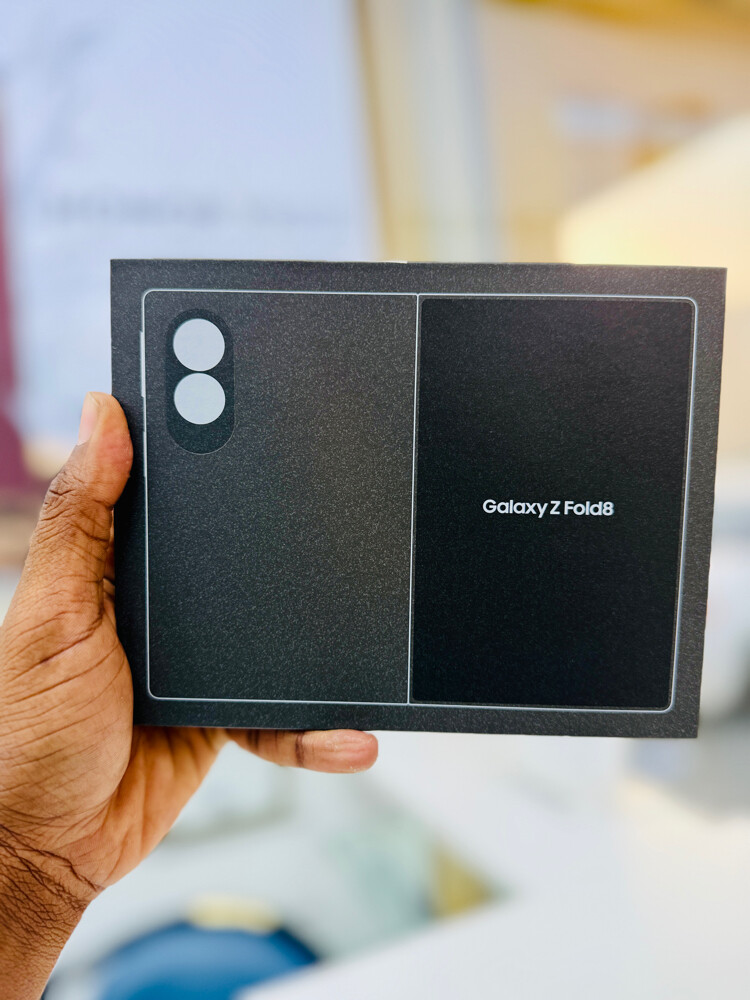 Samsung Galaxy Z Fold 8  - 2