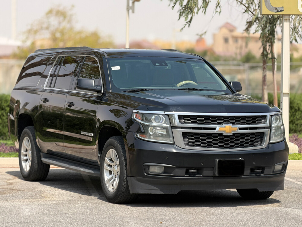 Chevrolet Suburban  - 4