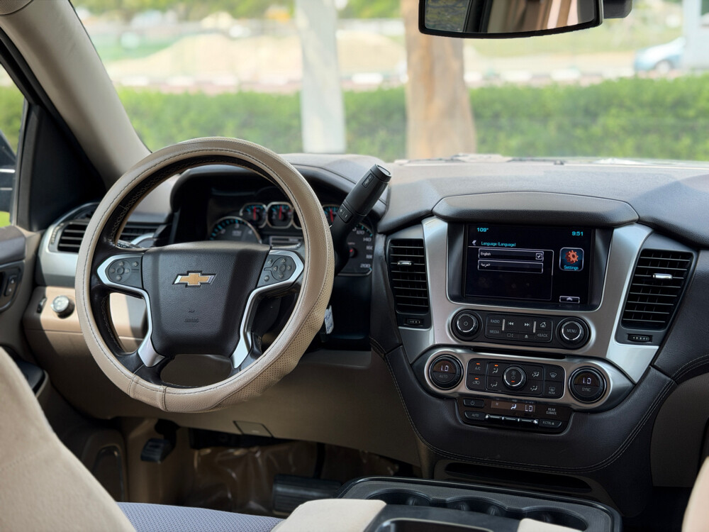 Chevrolet Suburban  - 11