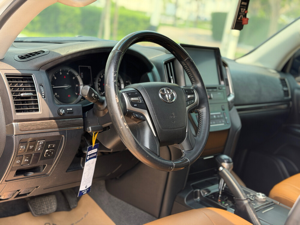 Toyota Land Cruiser GXR Grand  - 8