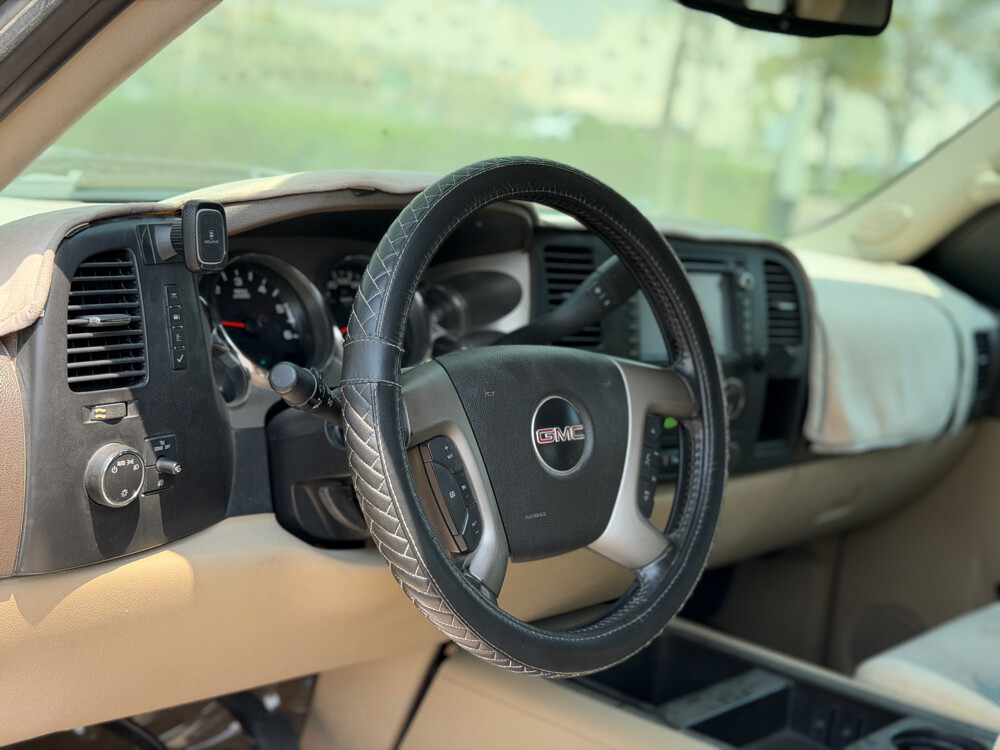 GMC Sierra  - 8