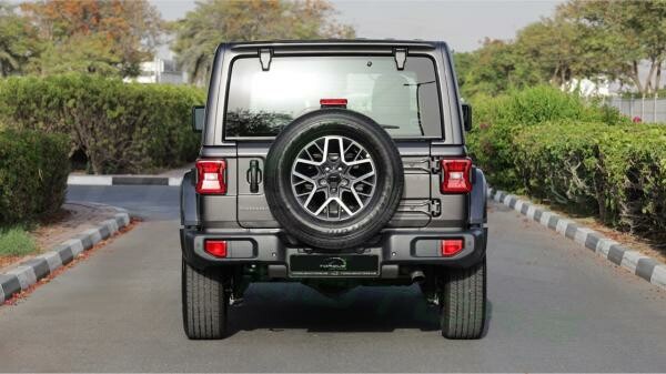 2026 Jeep Wrangler Unlimited Sahara - 6