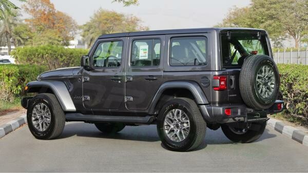 2026 Jeep Wrangler Unlimited Sahara - 5