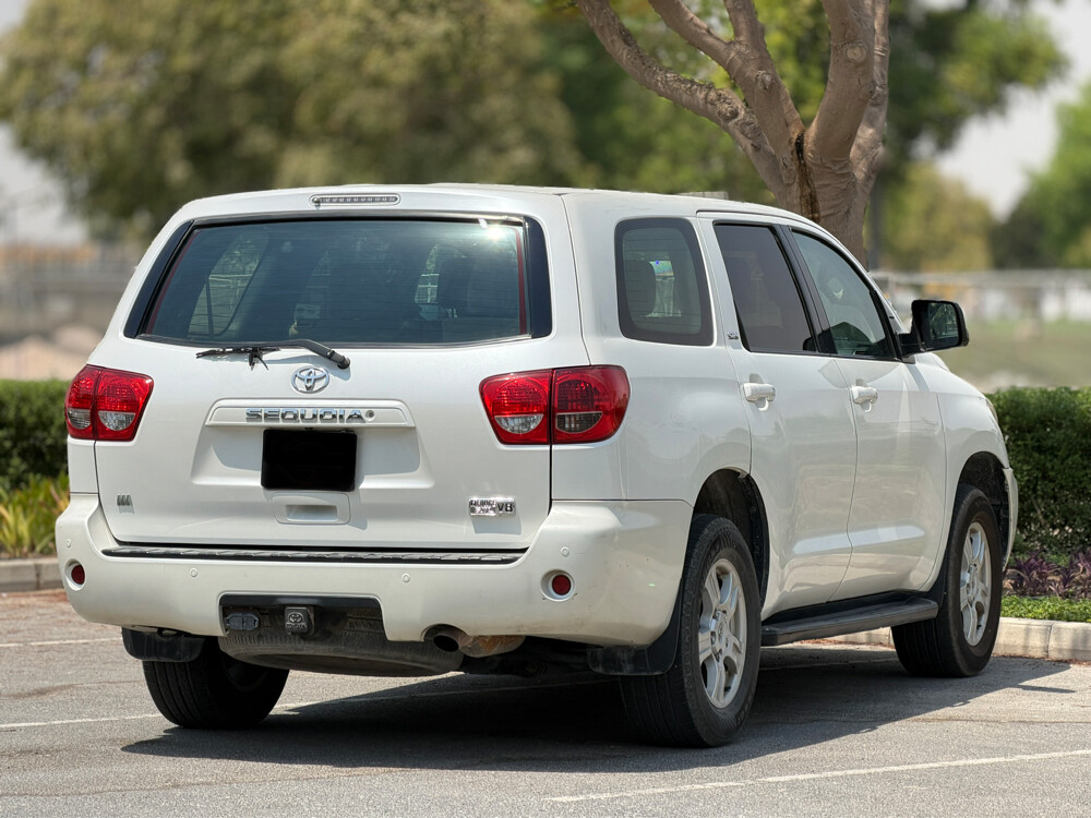 Toyota Sequoia  - 4