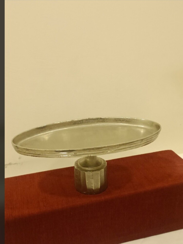 Premium Silver-Plated Oval Pedestal - 3