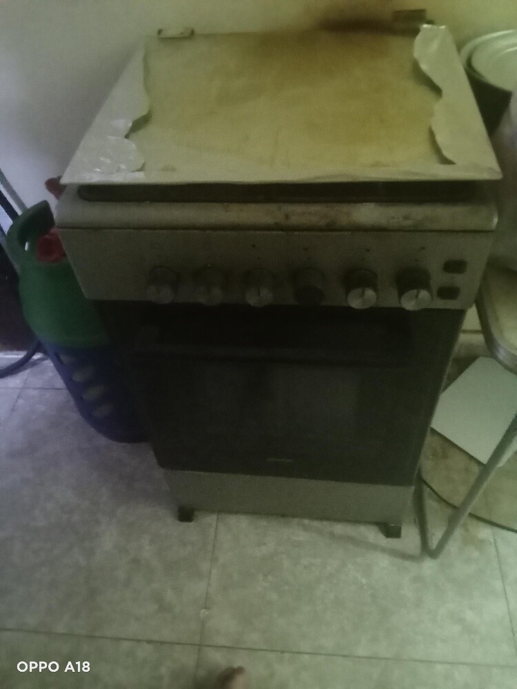 Oven for urgent sale, including the - 1