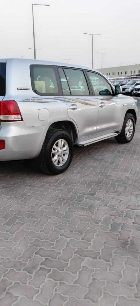 لاند كروزر جي اكس 2010 - 3