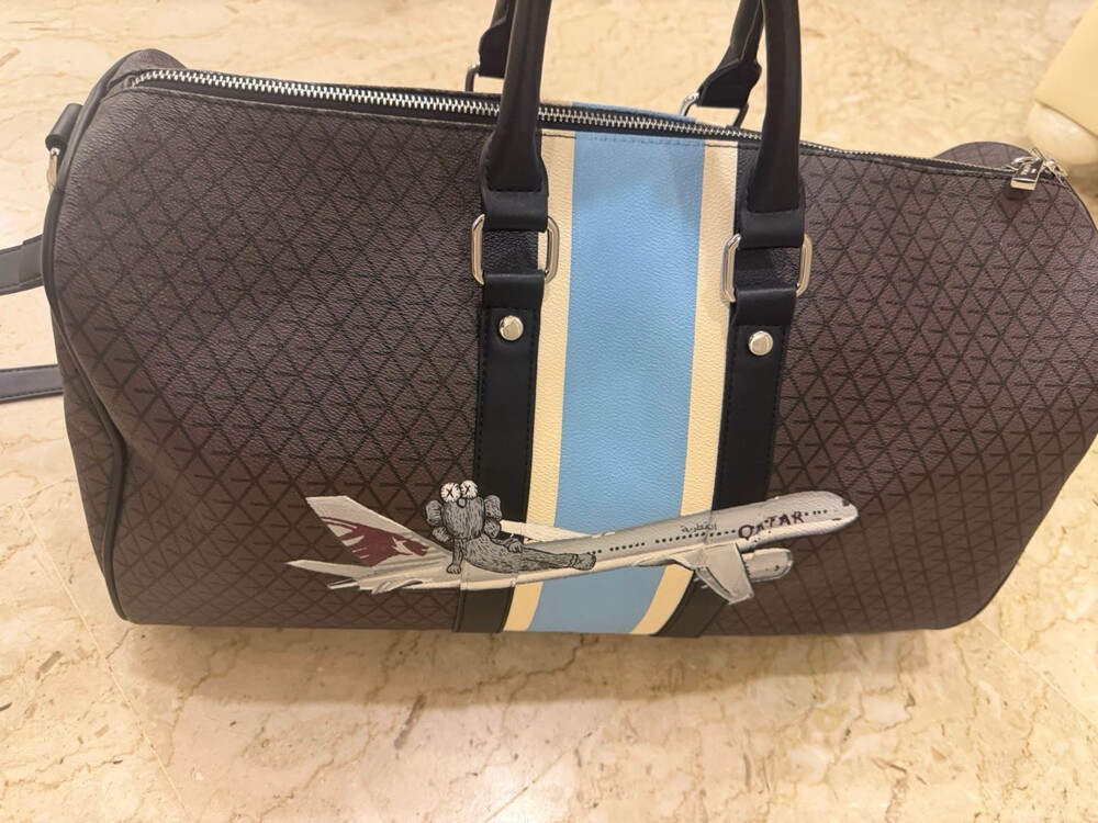 Vonto Duffle Bag - 1