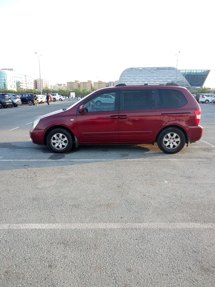 For sale: Kia Carnival 2008, new re - 4