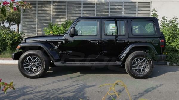 2026 Jeep Wrangler Unlimited Sahara - 15