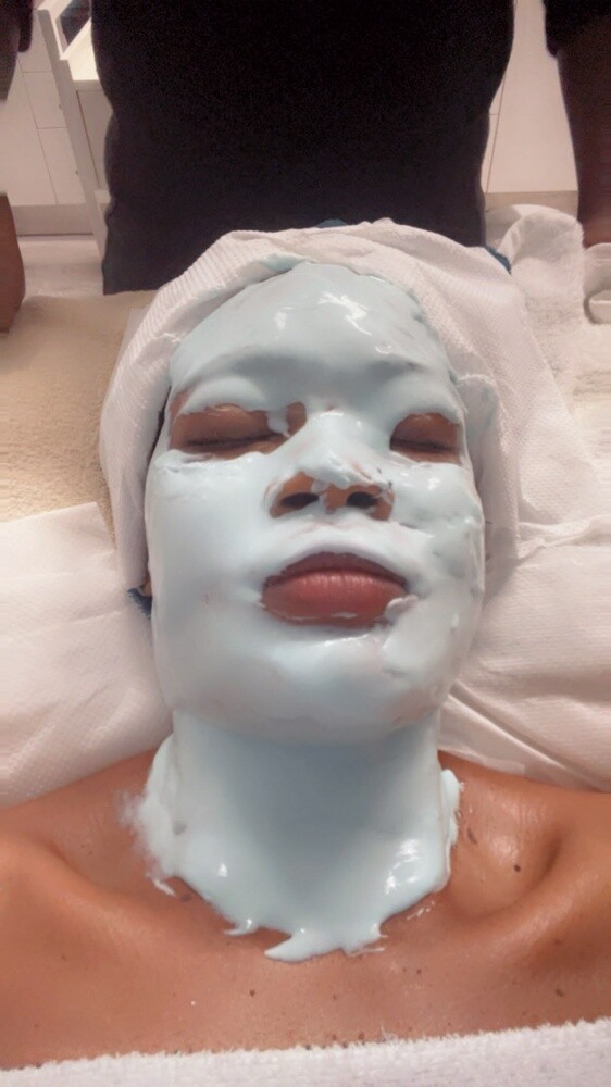 Massage therapist and hydra facial - 2