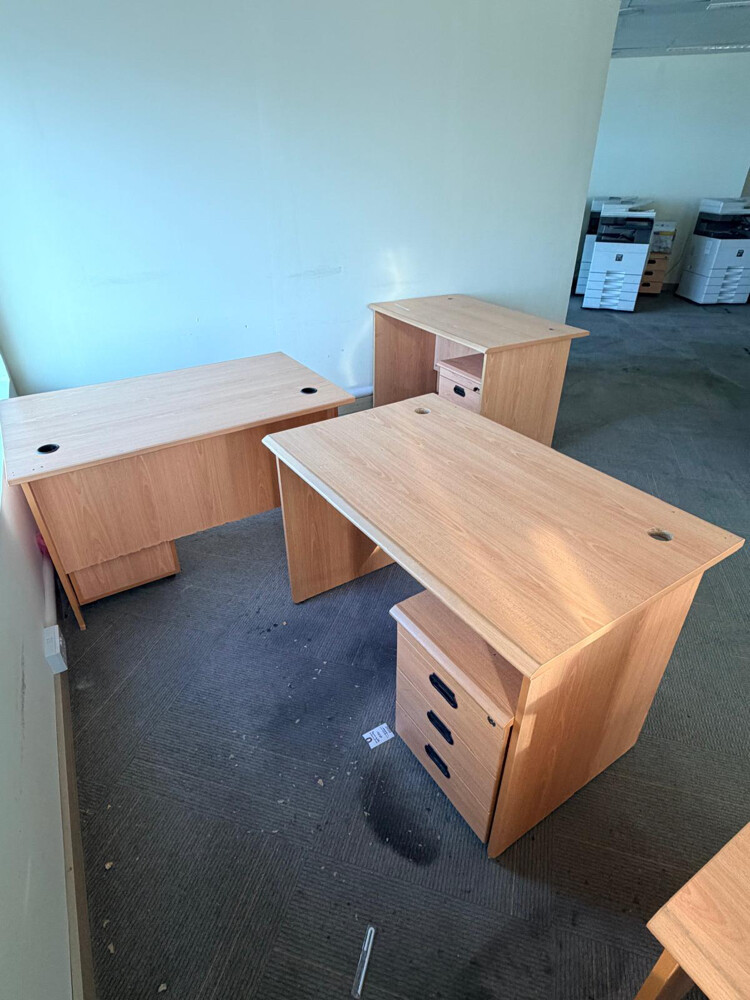 Used small table sale low 120/140 c - 3