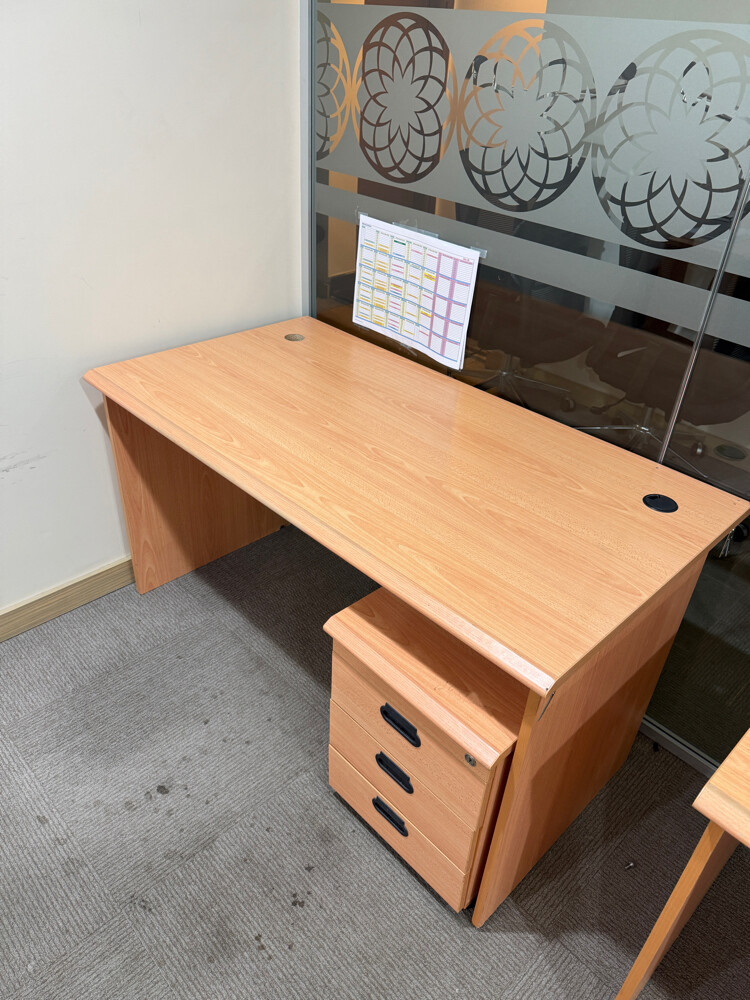 Used small table sale low 120/140 c - 8