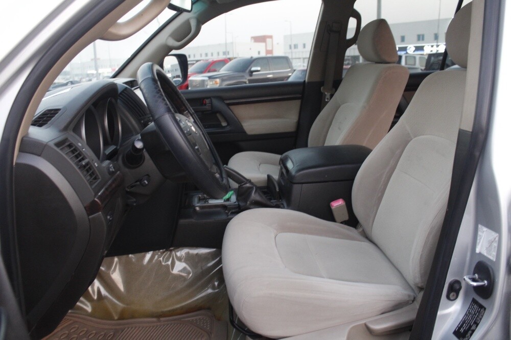 Toyota Land Cruiser GXR
Model 2008 - 15