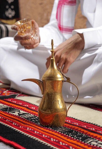 مقهوي و مرافق شخصي  - 1