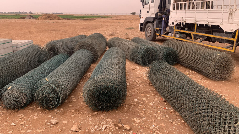 Wire mesh fence - 1
