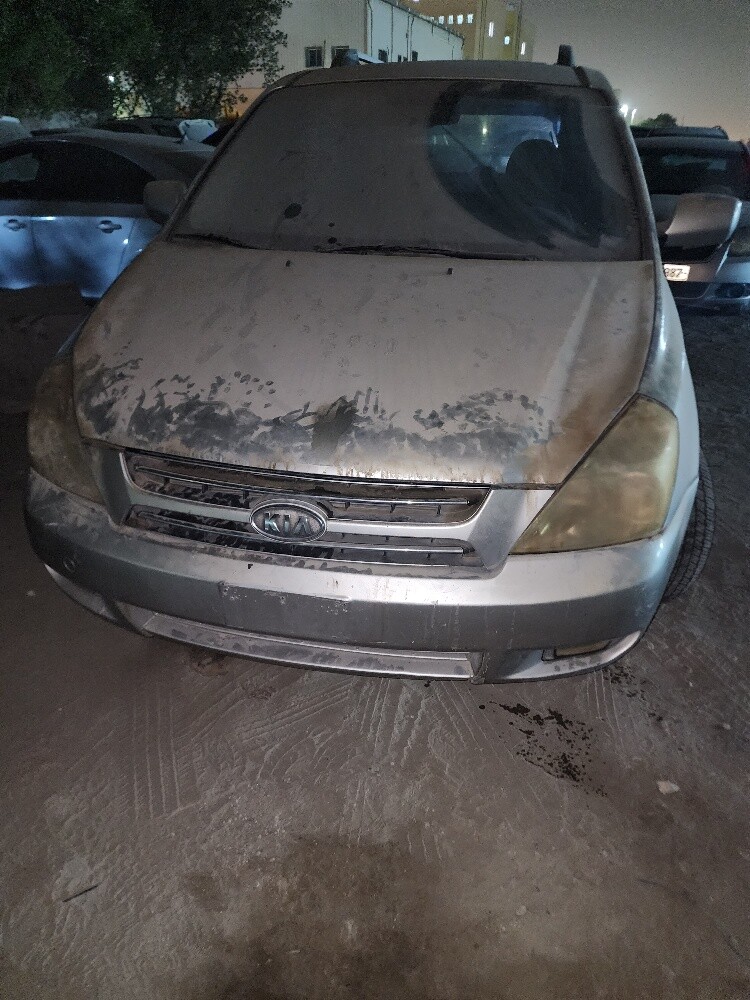 kia carnival all parts available - 1