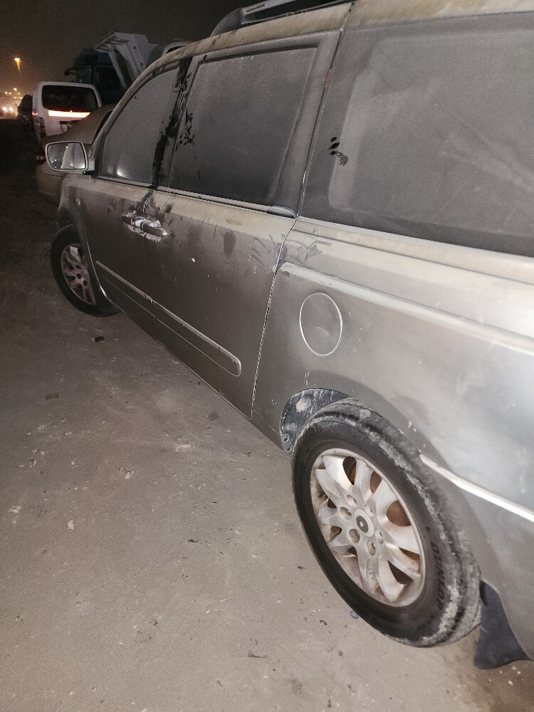 kia carnival all parts available - 2