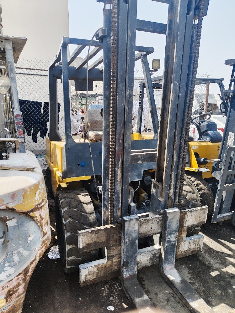 5TON FORKLIFT - 1