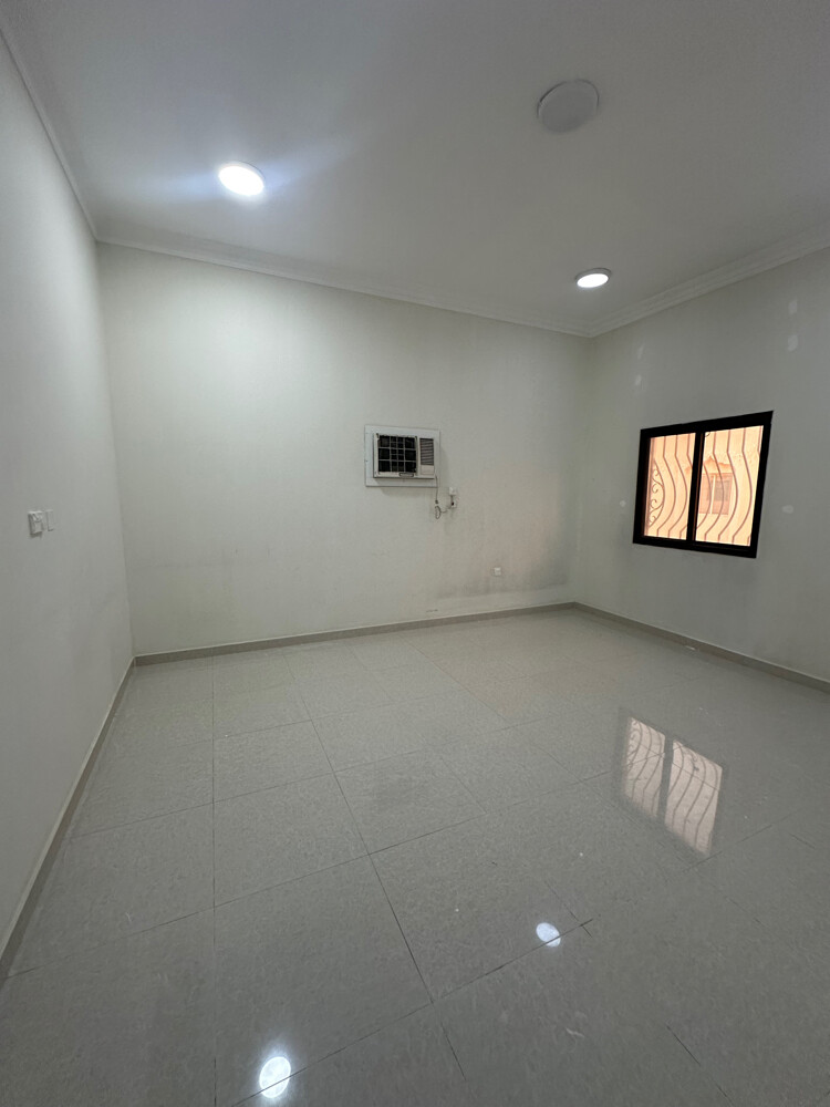 للبيع بيت شعبي بالذخيرة 571 - 2