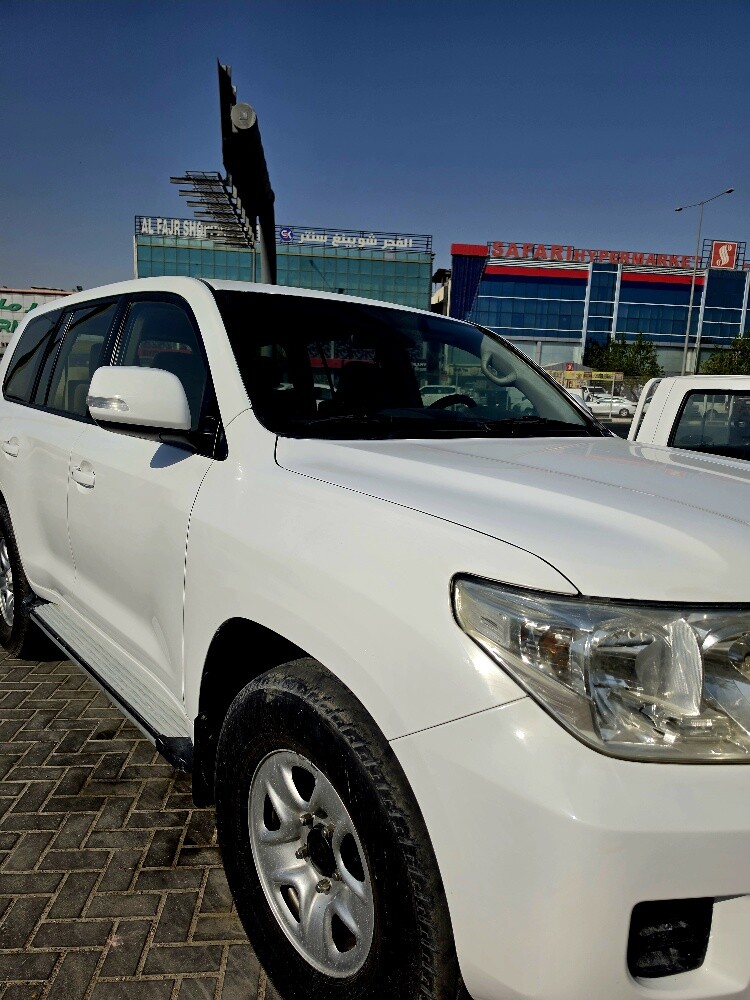 toyota landcrusier - 2