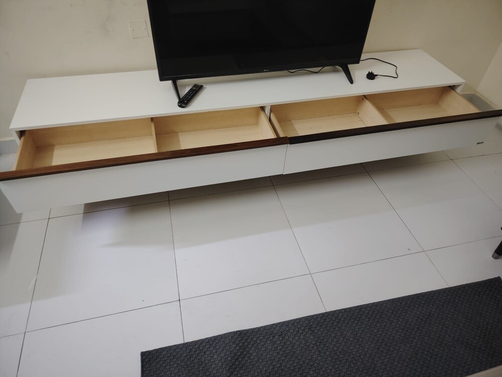 tv table for sell - 2