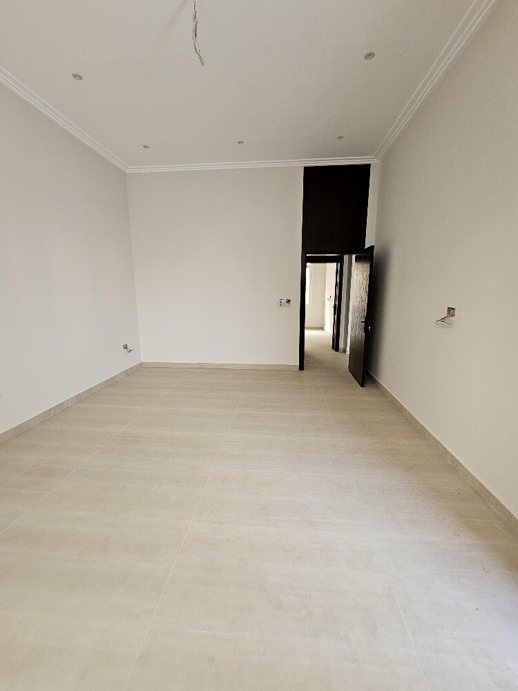 For sale: Brand new villa in Umm Ab - 6