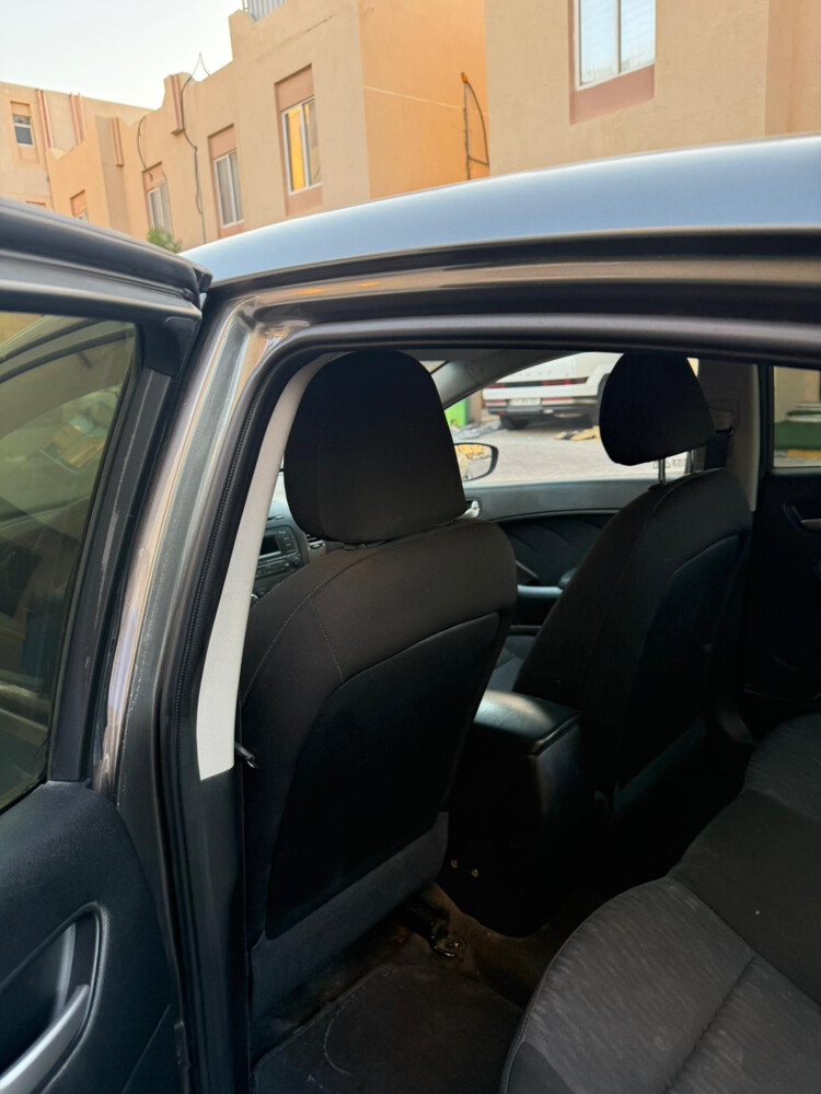 kia cerato for sale - 3