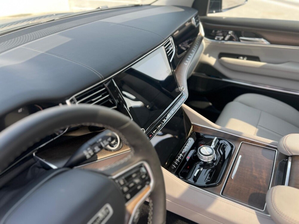 Jeep Grand Wagoneer 2023 - 5