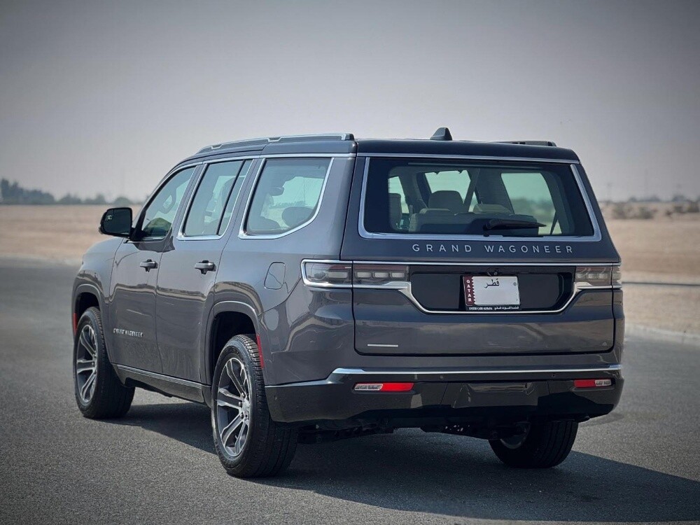 Jeep Grand Wagoneer 2023 - 10